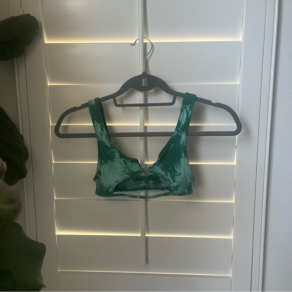 Frankie’s Bikinis Top